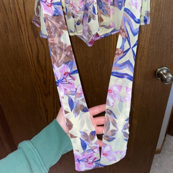 Romper - Picture 2 of 8